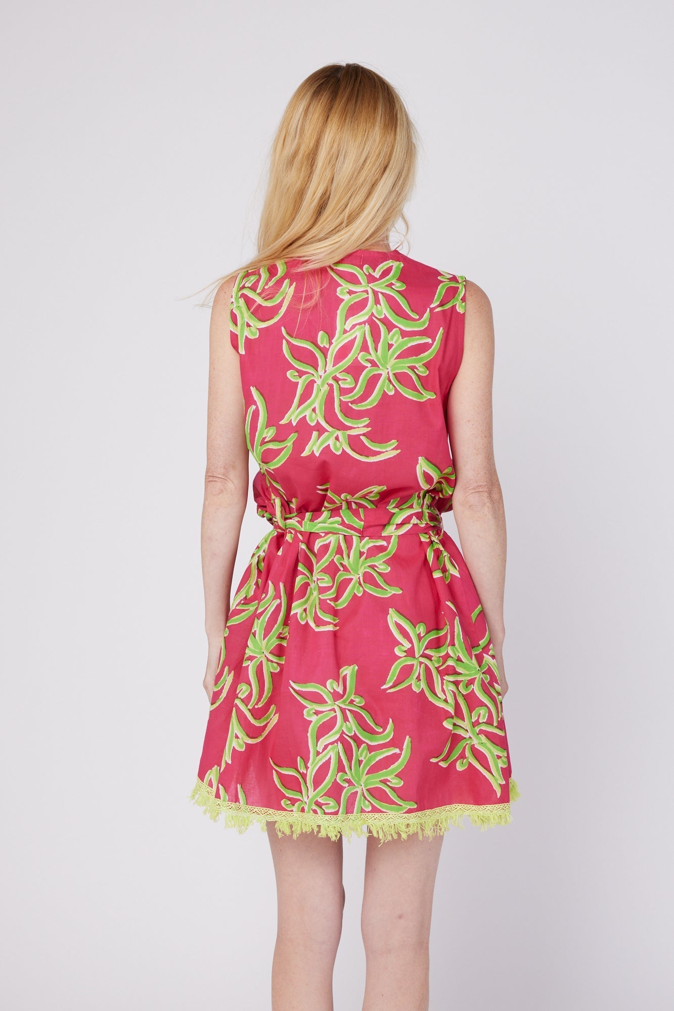 ModaPosa Felice Sleeveless V-Neck Puntuck Knee Length Dress with Detachable  Belt in Raspberry Lime Flower | Shop online for women's the  Mediterranean-inspired lifestyle and resort clothing – ModaPosa Online Store