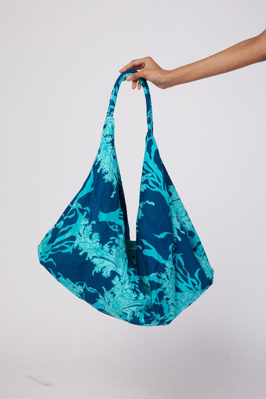 ModaPosa Adra Lined Hobo Beach Bag with Zip Closure in Navy Aqua Coral . Discover women's resort dresses and lifestyle clothing inspired by the Mediterranean. Free worldwide shipping available!